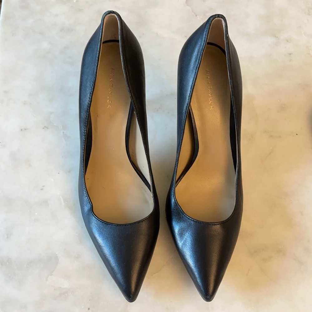 Ann Taylor Black Classic Leather Pumps